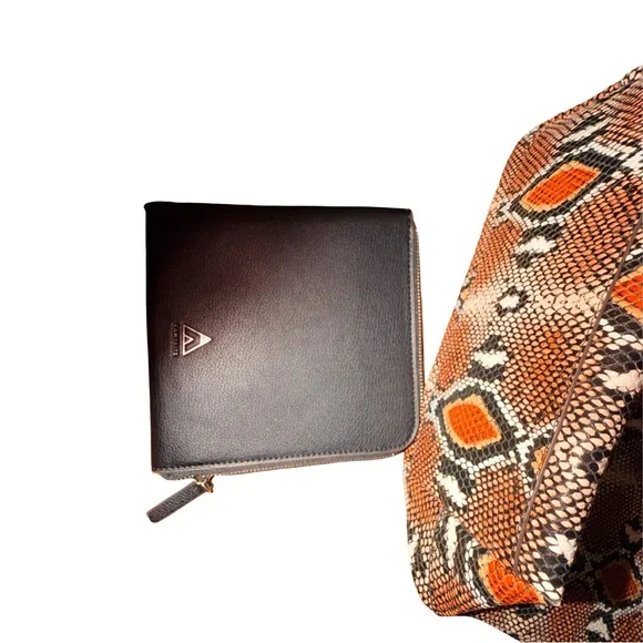 Elegant Snake Print Tote with Black Wallet by Campsite NWOT - Picture 6 of 7